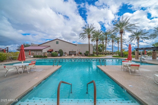 4240 E Strawberry Dr, Gilbert, AZ 85298 - community pool featuring a patio area and fence