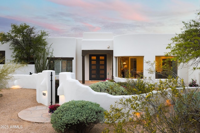 8601 E De La O Rd, Scottsdale, AZ 85255 - view of front of property featuring stucco siding and a fenced front yard