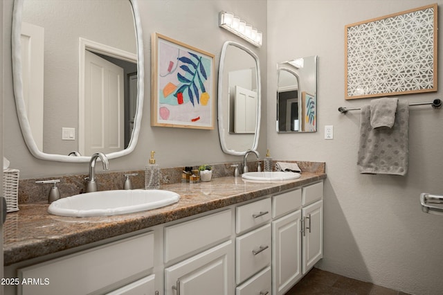 8601 E De La O Rd, Scottsdale, AZ 85255 - full bath with double vanity