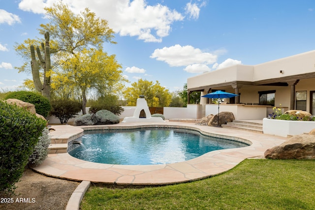 8601 E De La O Rd, Scottsdale, AZ 85255 - outdoor pool featuring a patio