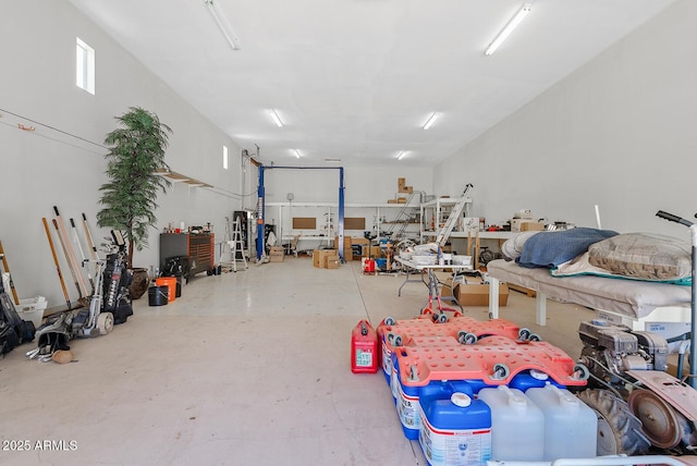 4701 W Fallen Leaf Ln, Glendale, AZ 85310 - garage featuring a workshop area