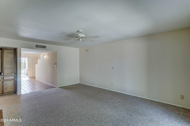 empty room with ceiling fan