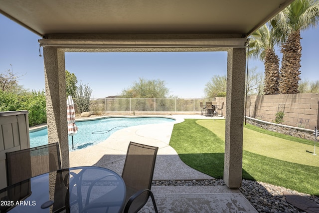 29110 N 24th Ln, Phoenix, AZ 85085 - view of pool featuring a patio, a fenced backyard, and a putting green