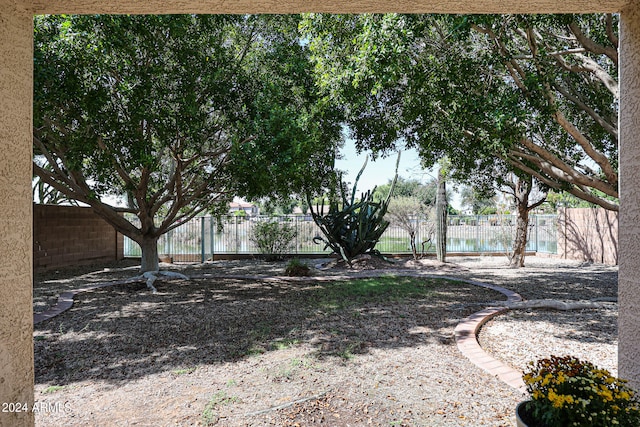 view of yard featuring a water view