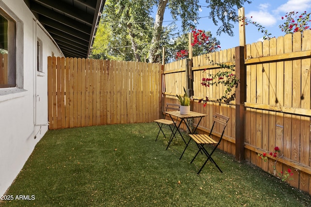 3139 N 40th St, Phoenix, AZ 85018 - view of yard