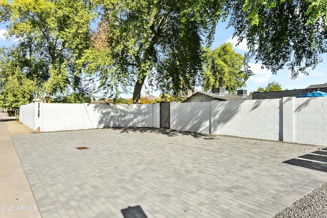 3139 N 40th St, Phoenix, AZ 85018 - view of fenced backyard