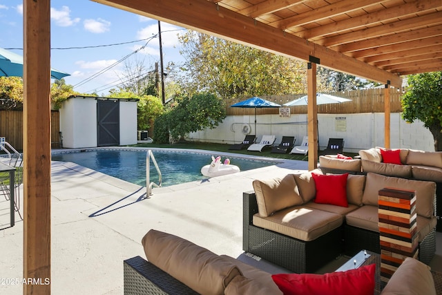 3139 N 40th St, Phoenix, AZ 85018 - view of pool with outdoor lounge area, a fenced backyard, and a patio area