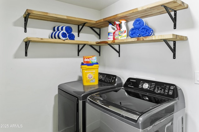 3139 N 40th St, Phoenix, AZ 85018 - laundry room with washing machine and dryer