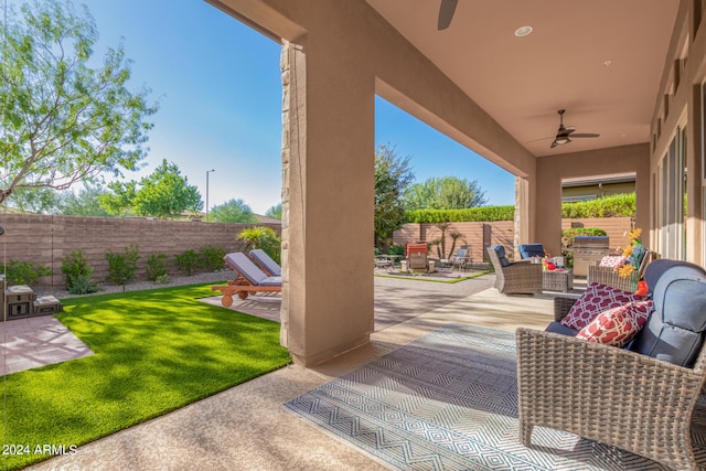 view of patio / terrace with outdoor lounge area and ceiling fan