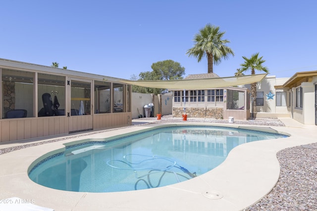 1285 E Mcmurray Blvd, Casa Grande, AZ 85122 - outdoor pool featuring a sunroom