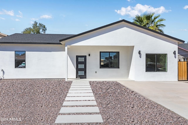 view of front of home featuring a patio area