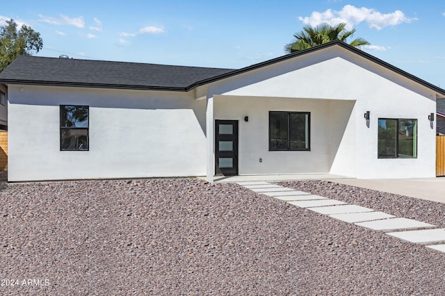 view of front facade featuring a patio