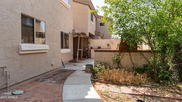 view of yard with a patio