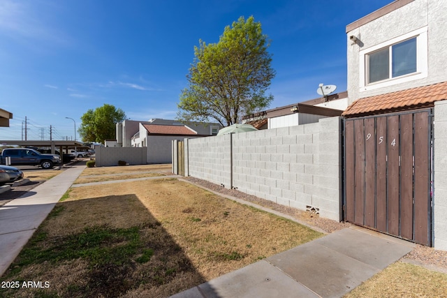 view of yard featuring fence