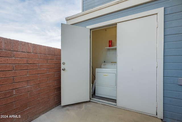 2301 E University Dr Unit 339, Mesa, AZ 85213 - property entrance with washer and clothes dryer