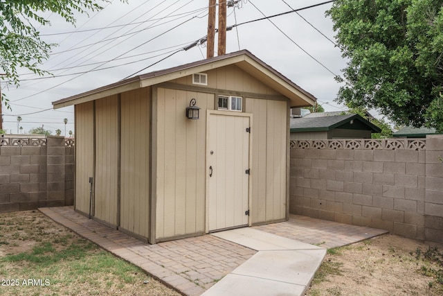 5813 N 39th Ave, Phoenix, AZ 85019 - view of shed with a fenced backyard