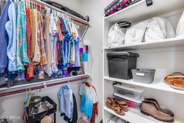 4218 W Palace Station Rd, New River, AZ 85087 - view of spacious closet