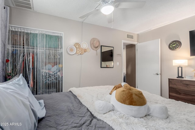 14001 N 34th Dr, Phoenix, AZ 85053 - bedroom with a ceiling fan