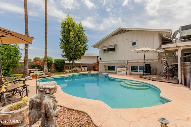 14001 N 34th Dr, Phoenix, AZ 85053 - view of pool with a fenced backyard and a patio area