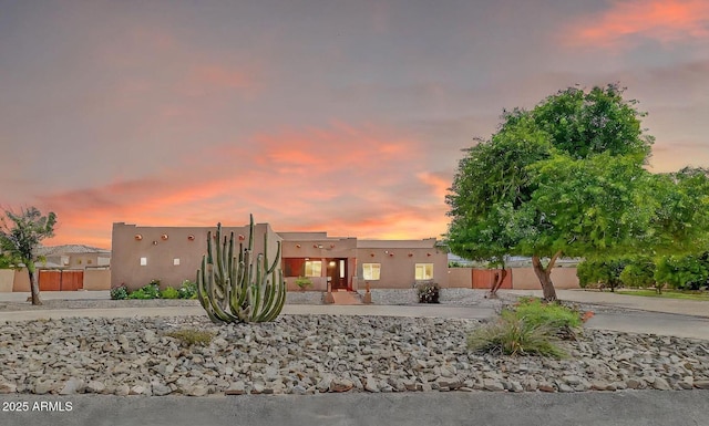 2699 E Claxton Rd, Gilbert, AZ 85297 - pueblo-style house with stucco siding