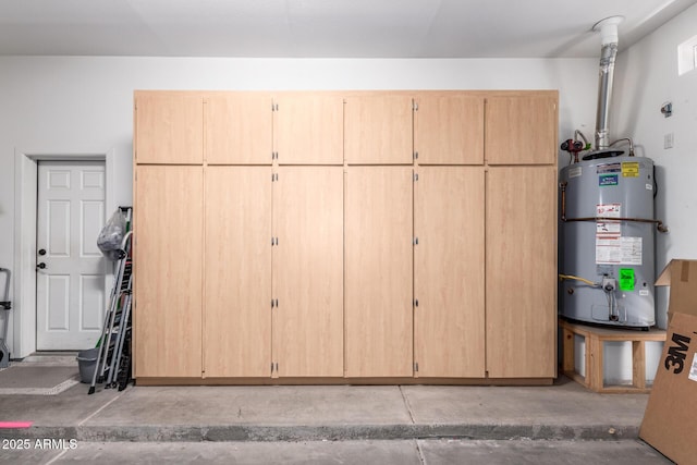 18650 N 91st Ave Unit 3301, Peoria, AZ 85382 - garage featuring gas water heater