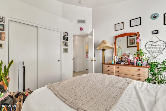 871 N Granada Dr, Chandler, AZ 85226 - bedroom featuring a closet