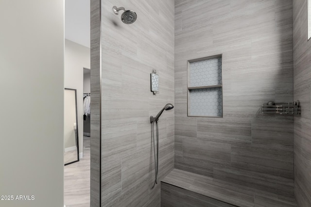 2516 W Joy Ranch Rd, Phoenix, AZ 85086 - bathroom featuring tiled shower