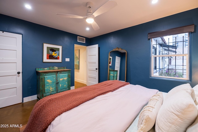 bedroom with ceiling fan