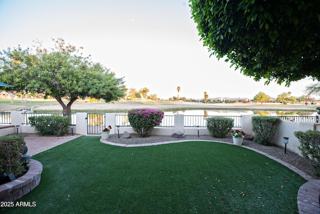 2635 N 62nd St, Mesa, AZ 85215 - view of yard featuring a water view, a gate, and a fenced front yard