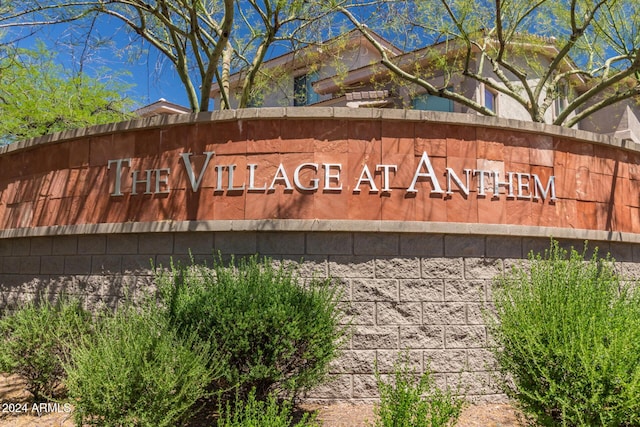 view of community / neighborhood sign