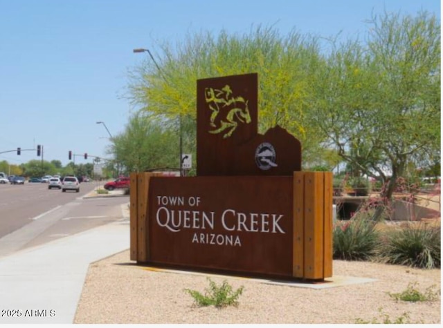 view of community / neighborhood sign