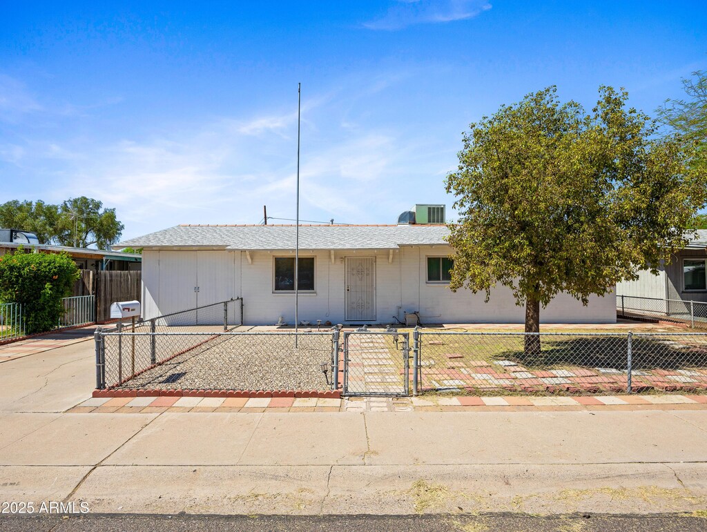 2834 E Michael Dr, Phoenix, AZ 85032 - view of front of home featuring a gate
