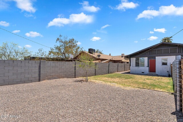 1306 E Fillmore St, Phoenix, AZ 85006 - view of yard with central AC unit