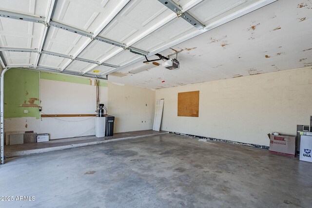 8713 E Sage Dr, Scottsdale, AZ 85250 - garage with a garage door opener