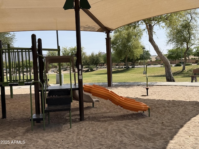 4643 E Cherry Hills Dr, Chandler, AZ 85249 - communal playground featuring a yard