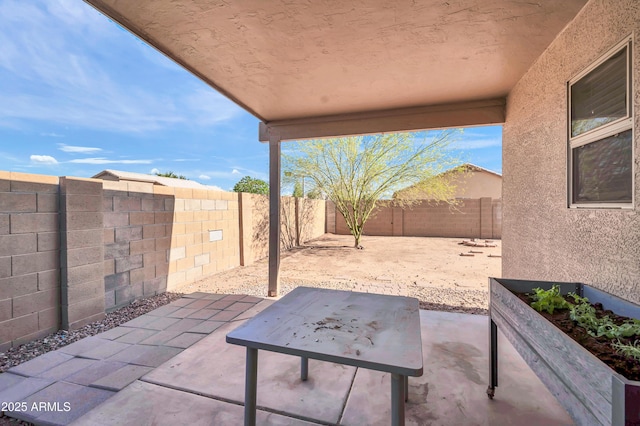 7405 W Elwood St, Phoenix, AZ 85043 - view of patio / terrace with a fenced backyard