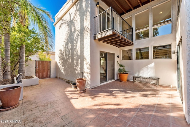7385 E Pleasant Run, Scottsdale, AZ 85258 - patio / terrace with a gate and a patio area