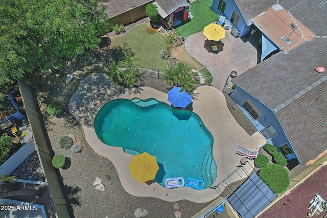 927 N Somerset Cir, Mesa, AZ 85205 - bird's eye view of a pool area