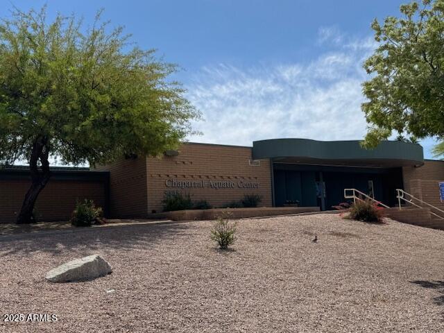 5564 N 77th Pl, Scottsdale, AZ 85250 - view of front of property with brick siding