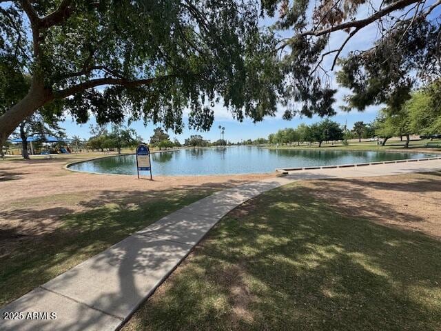 5564 N 77th Pl, Scottsdale, AZ 85250 - surrounding community featuring a water view