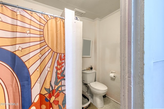 514 Brophy Ave, Bisbee, AZ 85603 - full bath with crown molding and toilet