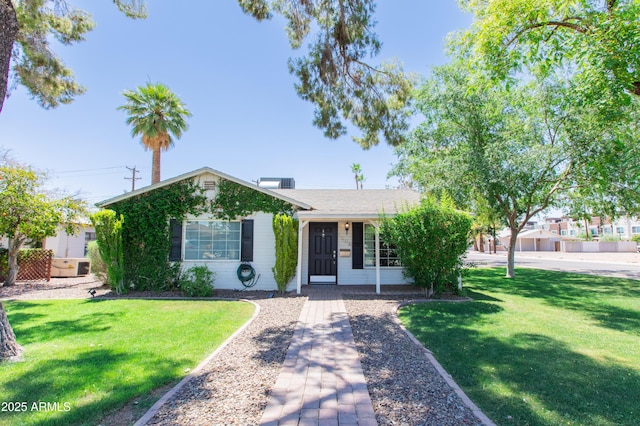 1006 S Una Ave, Tempe, AZ 85281 - view of front facade featuring a front lawn