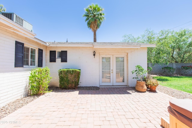 1006 S Una Ave, Tempe, AZ 85281 - view of patio featuring french doors