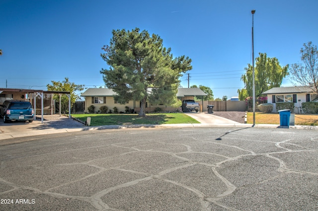 view of front of house with a front lawn