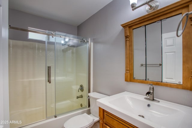 281 S 31st Dr, Show Low, AZ 85901 - full bath with toilet, vanity, and enclosed tub / shower combo