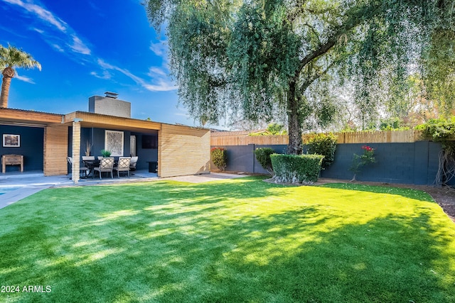 2942 N 81st Pl, Scottsdale, AZ 85251 - view of yard with a patio area