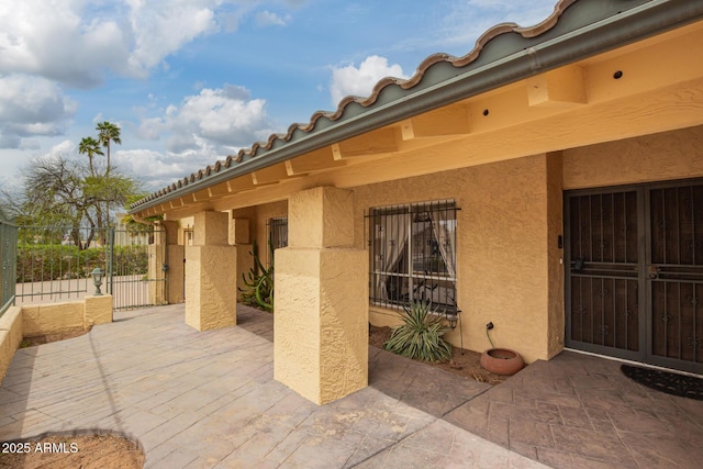 7252 E Edgewood Ave, Mesa, AZ 85208 - view of patio with a gate and fence
