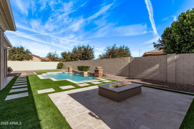 4667 E Reins Rd, Gilbert, AZ 85297 - view of swimming pool with a patio area