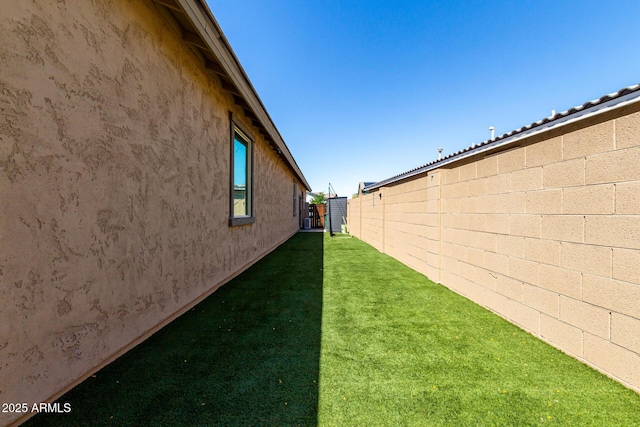 2229 N 139th Dr, Goodyear, AZ 85395 - view of yard featuring a fenced backyard