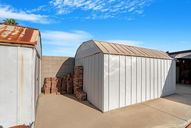 1604 W Kerry Ln, Phoenix, AZ 85027 - view of shed with fence